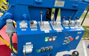 Распределитель трёхходовой 386-90200-N с пружинным возвратом в положение Выкл